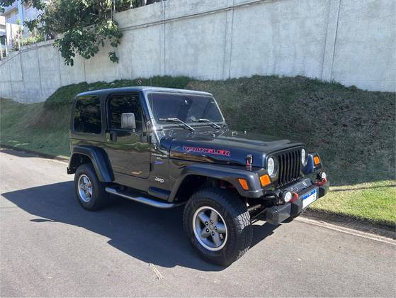 JEEP WRANGLER 4.0 SPORT 4X4 TETO RIGIDO 6I 12V GASOLINA 2P AUTOMÁTICO JEEP WRANGLER 4.0 SPORT 4X4 TETO RIGIDO 6I 12V GASOLINA 2P AUTOMÁTICO